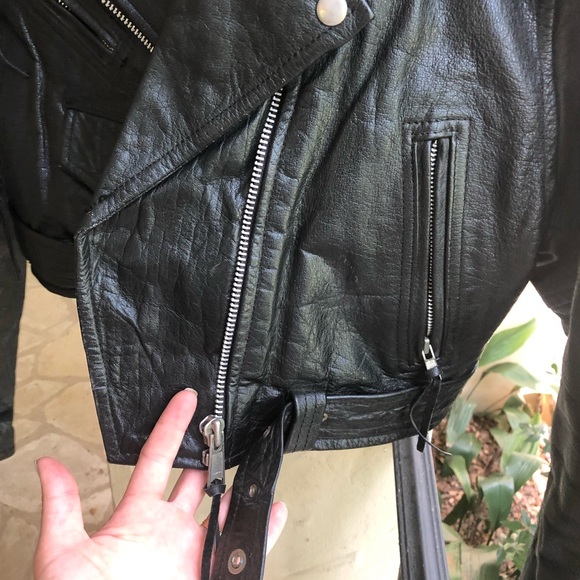 Vintage black leather jacket - Picture 4 of 9